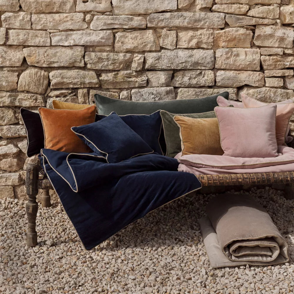 Cushions, Bed Rolls & Throws