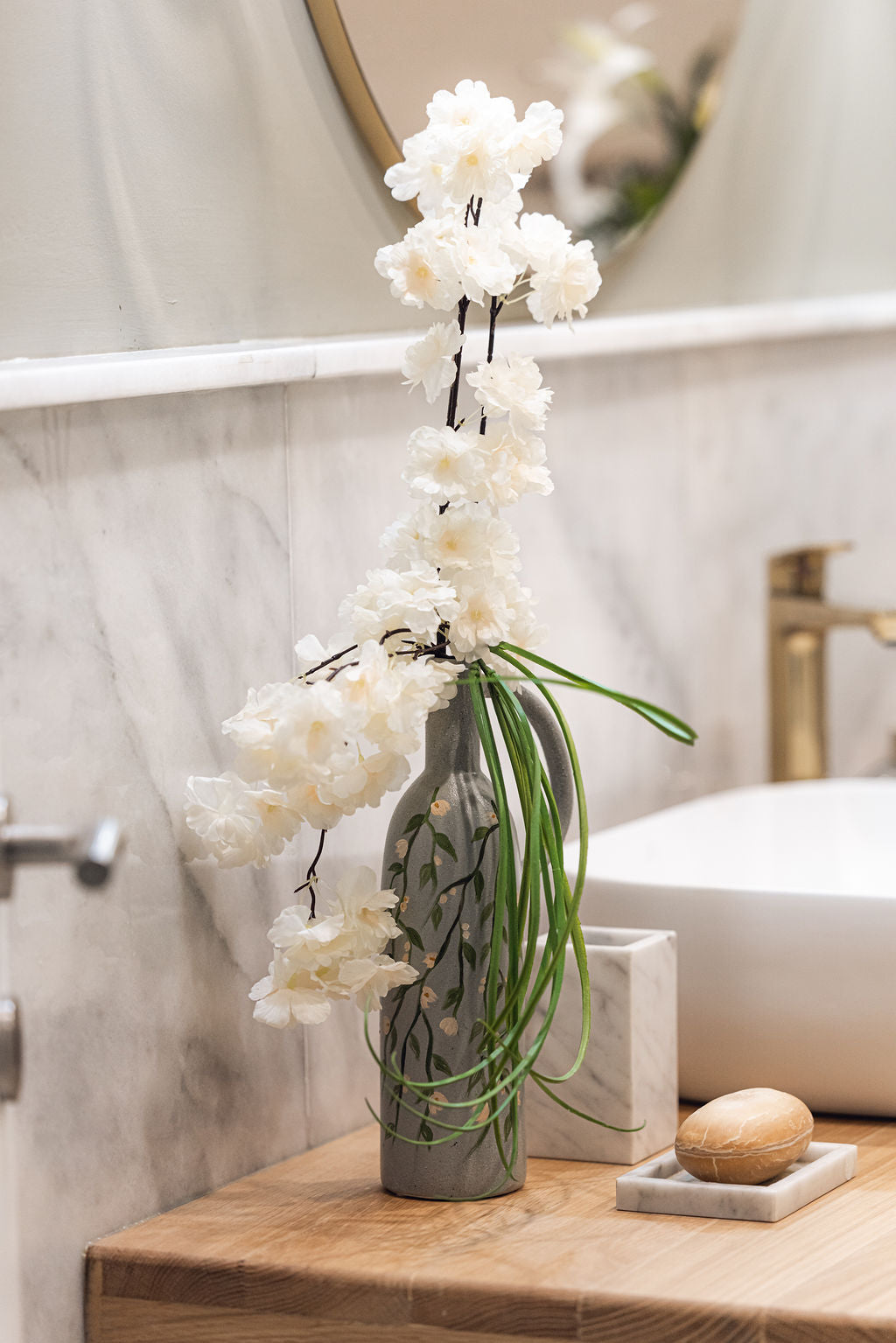 Light Grey vase + flowers