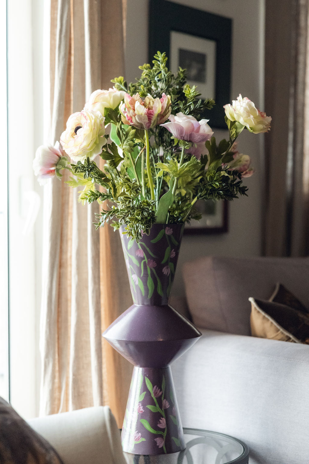 Purple vase + flowers