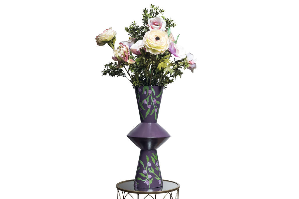 Purple vase + flowers